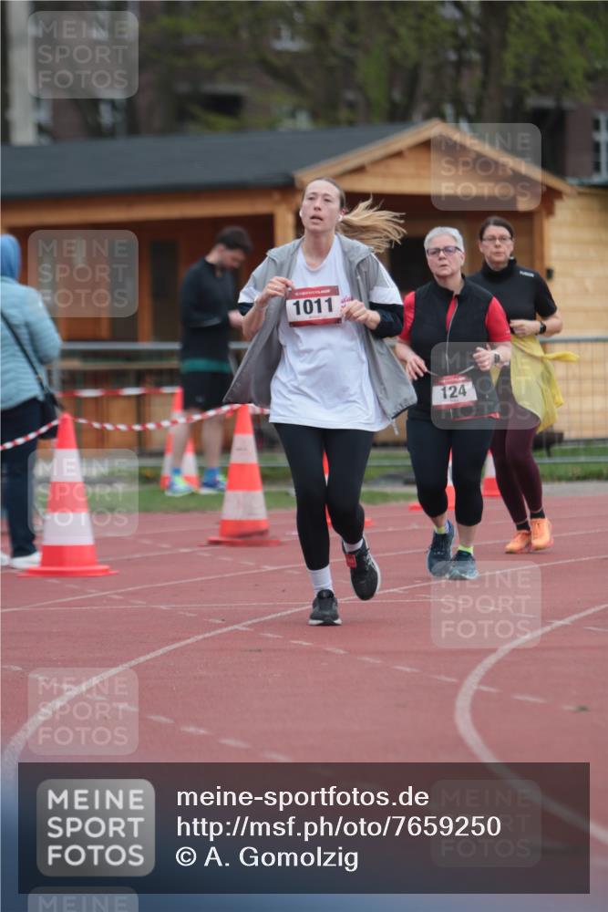 13.04.2025 - Hammer Lauf A. Gomolzig http://msf.ph/oto/7659250 13.04.2025 10:21:59 Ziel 124, 905, 1011, 1227 meine-sportfotos.de