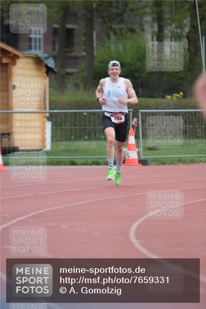 13.04.2025 - Hammer Lauf A. Gomolzig http://msf.ph/oto/7659331 13.04.2025 10:23:35 Ziel 702, 1855, 1941 meine-sportfotos.de
