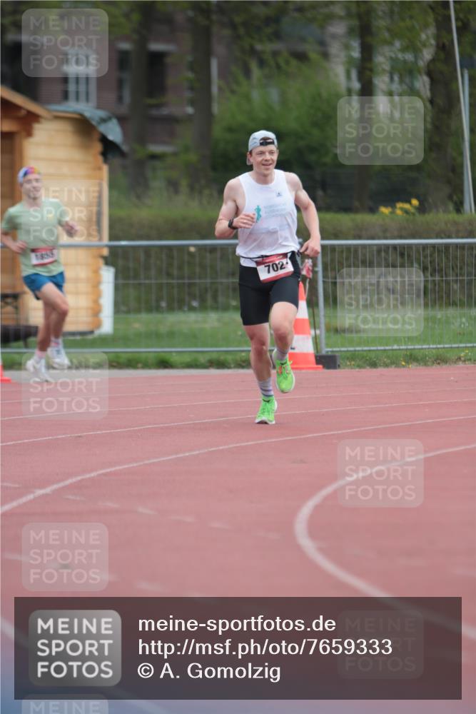 13.04.2025 - Hammer Lauf A. Gomolzig http://msf.ph/oto/7659333 13.04.2025 10:23:35 Ziel 702, 1855, 1941 meine-sportfotos.de