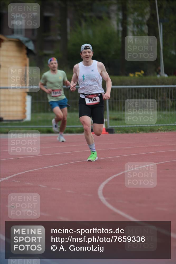 13.04.2025 - Hammer Lauf A. Gomolzig http://msf.ph/oto/7659336 13.04.2025 10:23:36 Ziel 702, 1855, 1941 meine-sportfotos.de