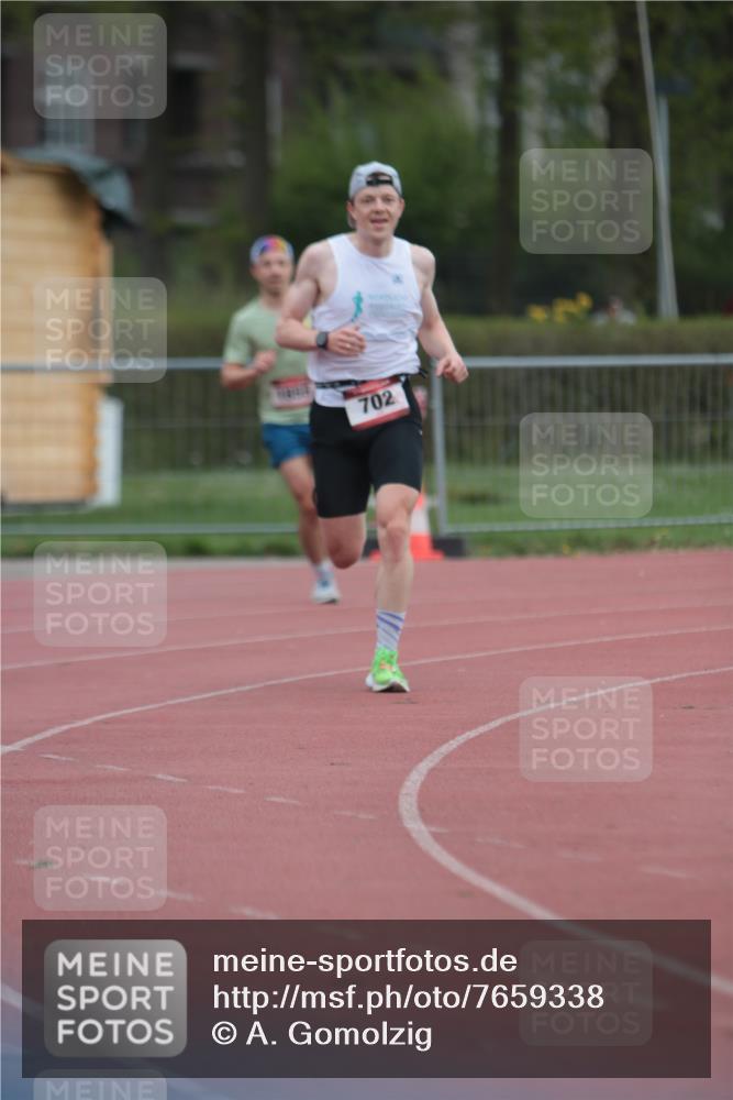 13.04.2025 - Hammer Lauf A. Gomolzig http://msf.ph/oto/7659338 13.04.2025 10:23:36 Ziel 702, 1855, 1941 meine-sportfotos.de