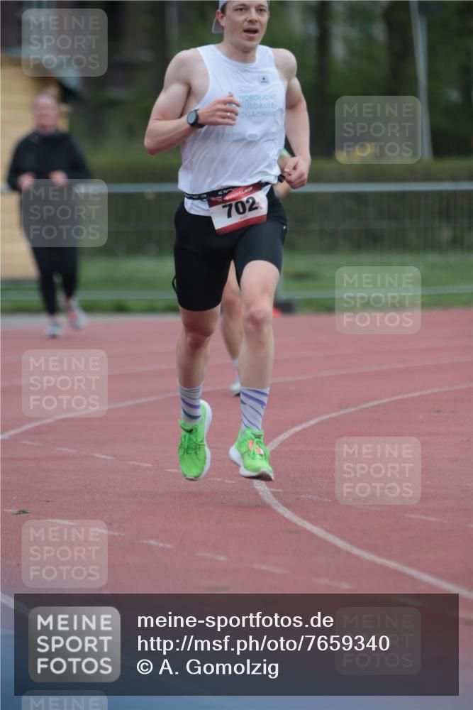 13.04.2025 - Hammer Lauf A. Gomolzig http://msf.ph/oto/7659340 13.04.2025 10:23:38 Ziel 262, 702, 1855 meine-sportfotos.de