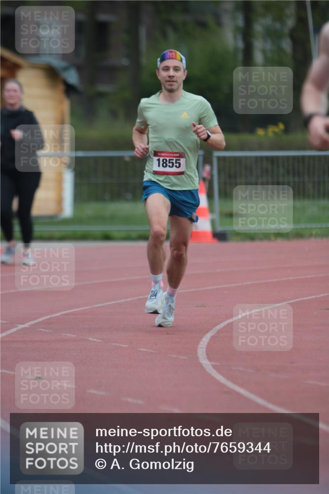 13.04.2025 - Hammer Lauf A. Gomolzig http://msf.ph/oto/7659344 13.04.2025 10:23:39 Ziel 262, 702, 1855 meine-sportfotos.de