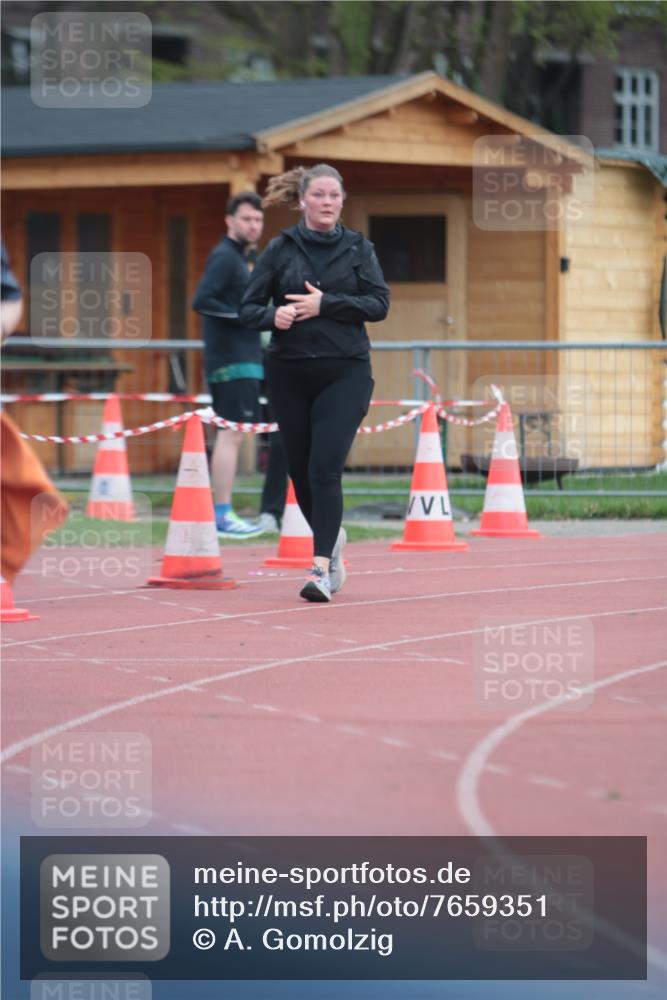 13.04.2025 - Hammer Lauf A. Gomolzig http://msf.ph/oto/7659351 13.04.2025 10:23:41 Ziel 262, 1855 meine-sportfotos.de