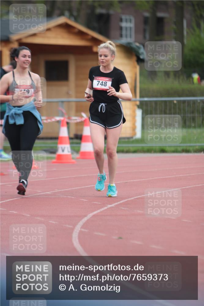 13.04.2025 - Hammer Lauf A. Gomolzig http://msf.ph/oto/7659373 13.04.2025 10:24:00 Ziel 748, 749 meine-sportfotos.de