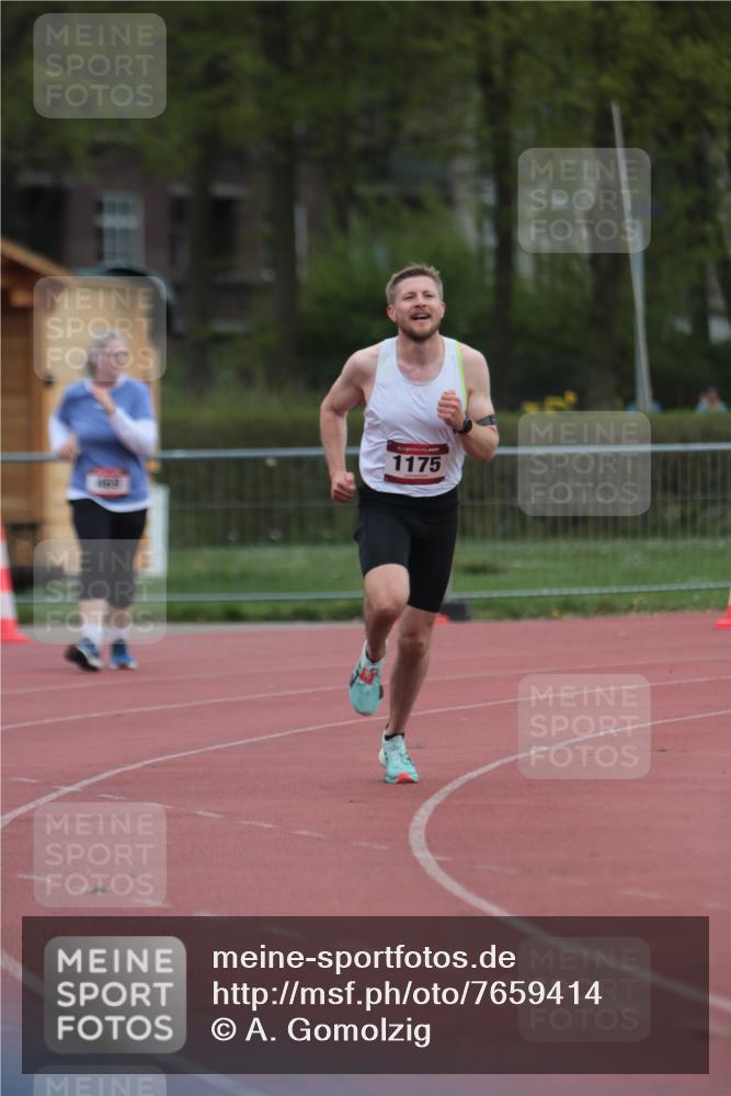 13.04.2025 - Hammer Lauf A. Gomolzig http://msf.ph/oto/7659414 13.04.2025 10:24:24 Ziel 1175 meine-sportfotos.de