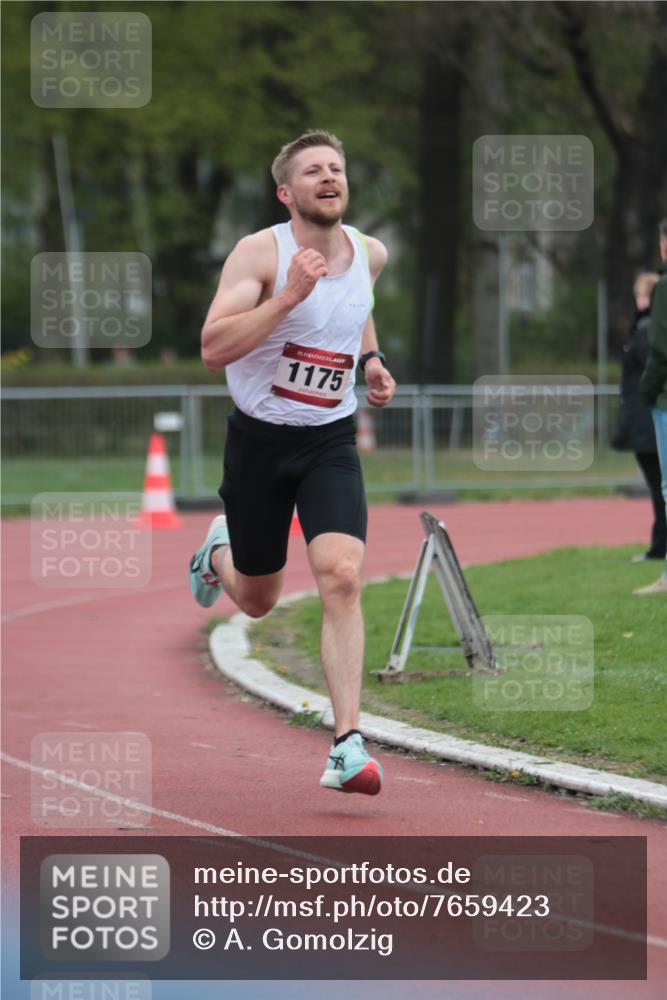 13.04.2025 - Hammer Lauf A. Gomolzig http://msf.ph/oto/7659423 13.04.2025 10:24:26 Ziel  meine-sportfotos.de