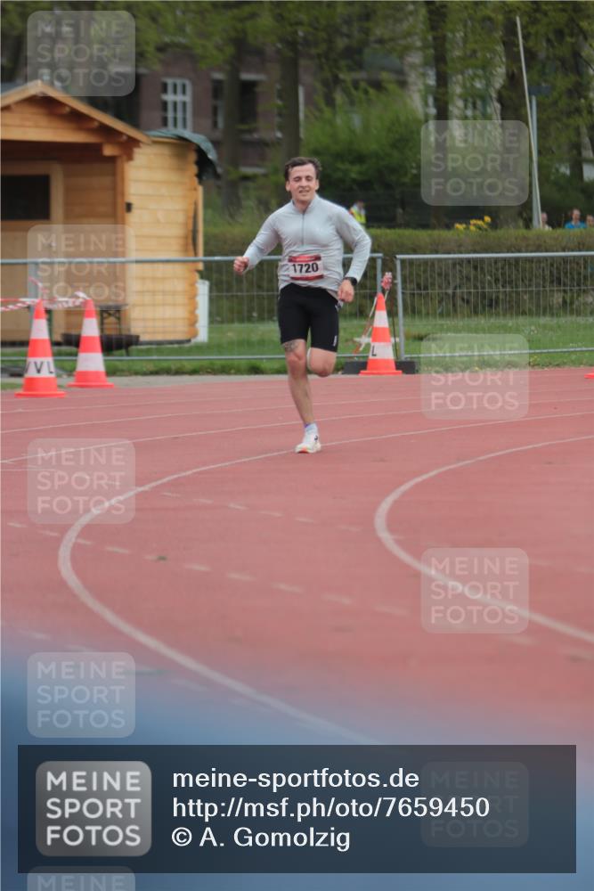13.04.2025 - Hammer Lauf A. Gomolzig http://msf.ph/oto/7659450 13.04.2025 10:24:43 Ziel 1720 meine-sportfotos.de
