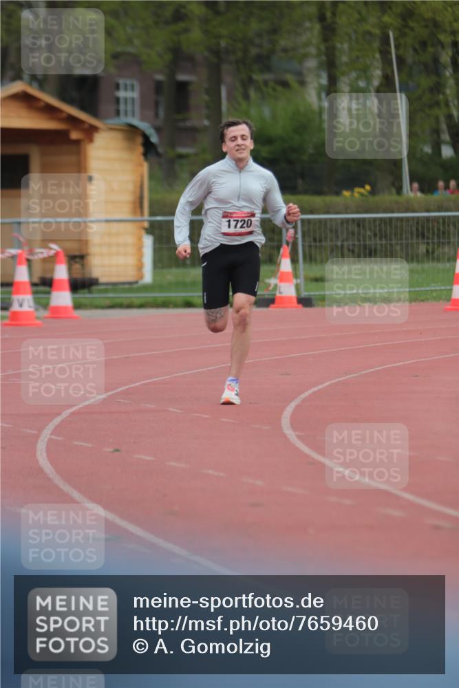 13.04.2025 - Hammer Lauf A. Gomolzig http://msf.ph/oto/7659460 13.04.2025 10:24:44 Ziel 1720 meine-sportfotos.de