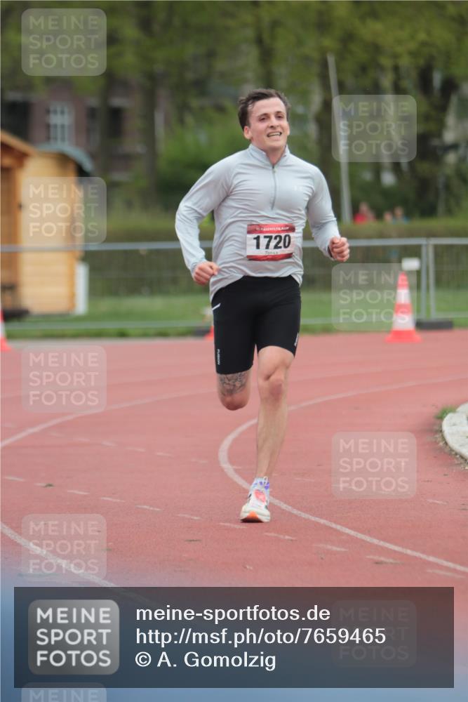 13.04.2025 - Hammer Lauf A. Gomolzig http://msf.ph/oto/7659465 13.04.2025 10:24:45 Ziel  meine-sportfotos.de