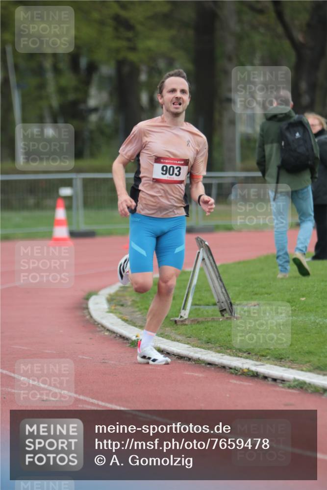 13.04.2025 - Hammer Lauf A. Gomolzig http://msf.ph/oto/7659478 13.04.2025 10:25:02 Ziel 250, 732 meine-sportfotos.de