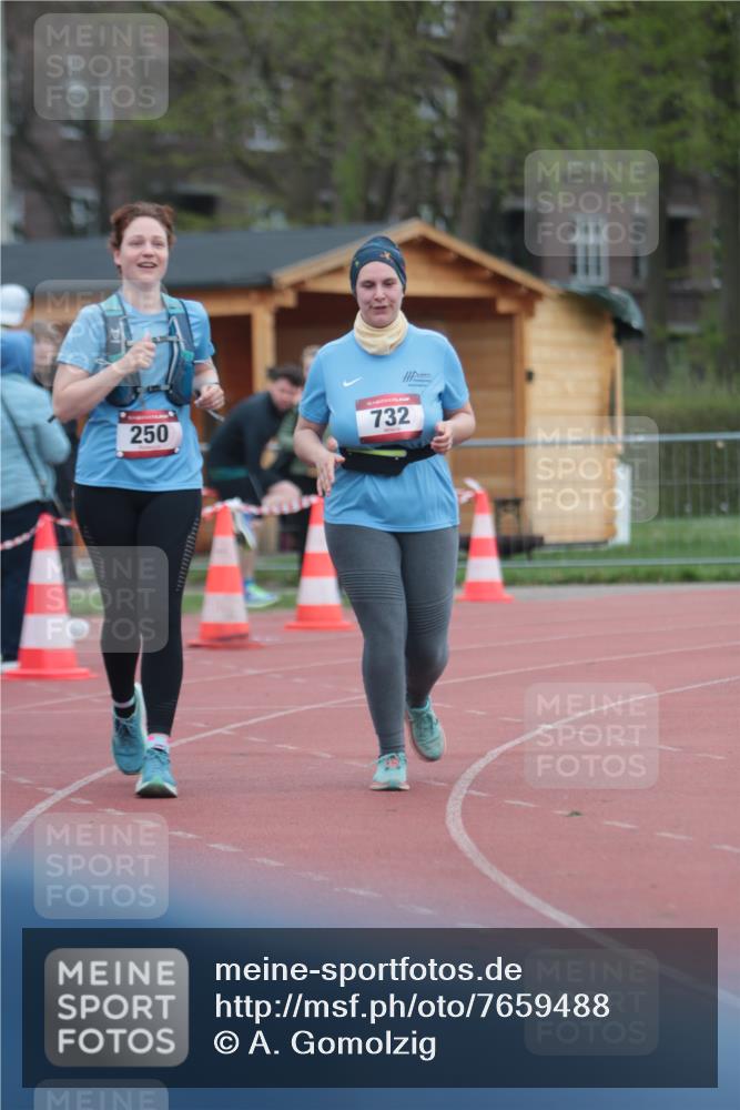 13.04.2025 - Hammer Lauf A. Gomolzig http://msf.ph/oto/7659488 13.04.2025 10:25:04 Ziel 250, 263, 732 meine-sportfotos.de