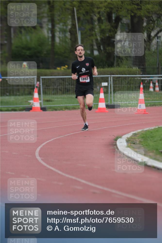 13.04.2025 - Hammer Lauf A. Gomolzig http://msf.ph/oto/7659530 13.04.2025 10:25:48 Ziel 1893 meine-sportfotos.de