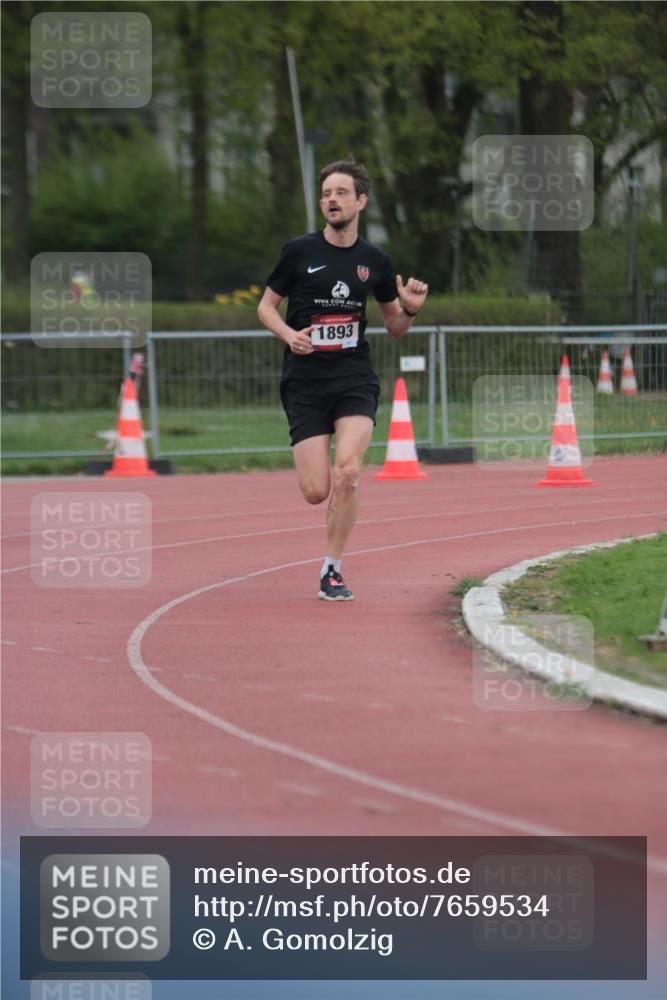 13.04.2025 - Hammer Lauf A. Gomolzig http://msf.ph/oto/7659534 13.04.2025 10:25:49 Ziel 1893 meine-sportfotos.de