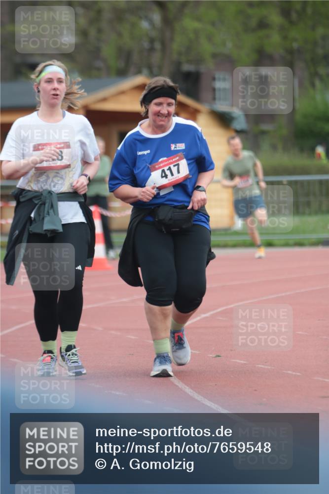 13.04.2025 - Hammer Lauf A. Gomolzig http://msf.ph/oto/7659548 13.04.2025 10:25:56 Ziel 417, 418, 1168 meine-sportfotos.de