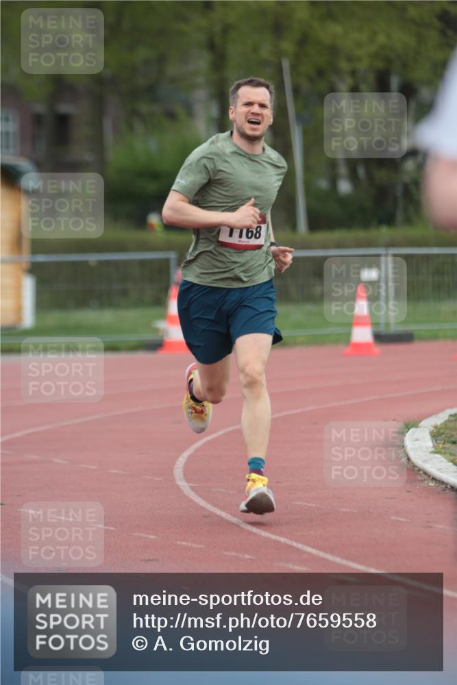 13.04.2025 - Hammer Lauf A. Gomolzig http://msf.ph/oto/7659558 13.04.2025 10:26:01 Ziel 417, 418, 1168, 1966 meine-sportfotos.de