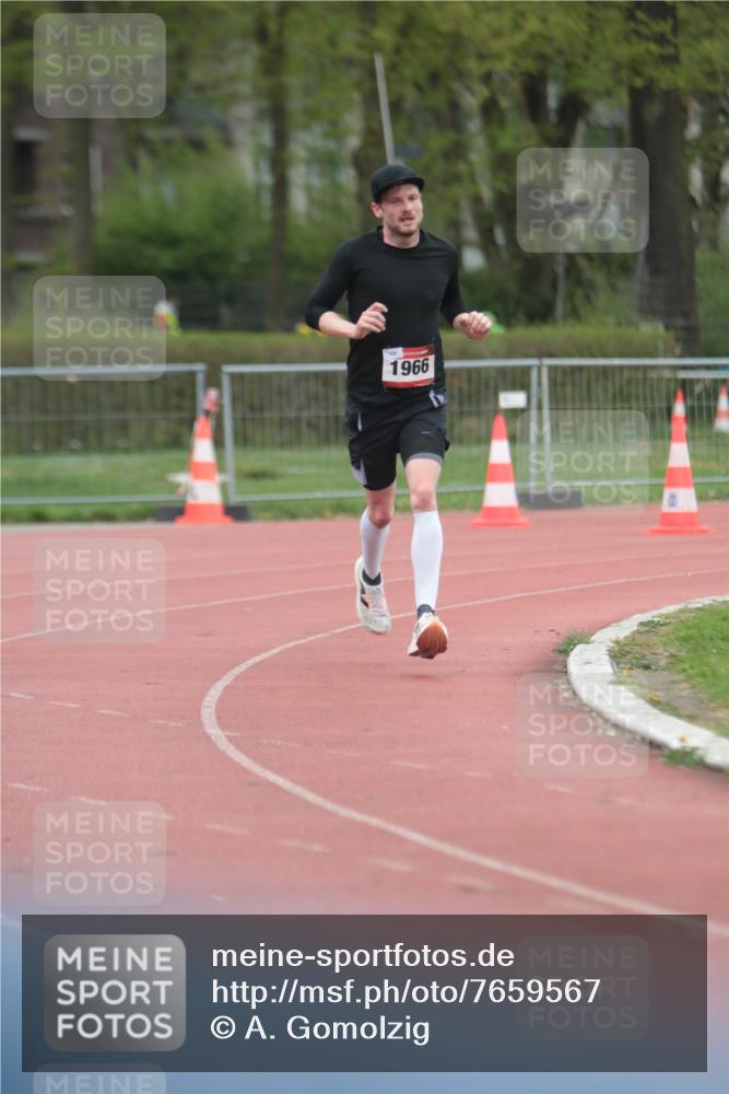 13.04.2025 - Hammer Lauf A. Gomolzig http://msf.ph/oto/7659567 13.04.2025 10:26:06 Ziel 1966 meine-sportfotos.de