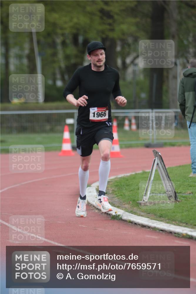 13.04.2025 - Hammer Lauf A. Gomolzig http://msf.ph/oto/7659571 13.04.2025 10:26:07 Ziel 1966 meine-sportfotos.de