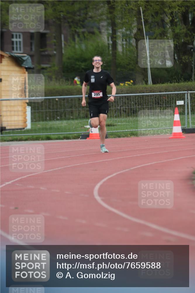 13.04.2025 - Hammer Lauf A. Gomolzig http://msf.ph/oto/7659588 13.04.2025 10:26:57 Ziel 295, 1031 meine-sportfotos.de