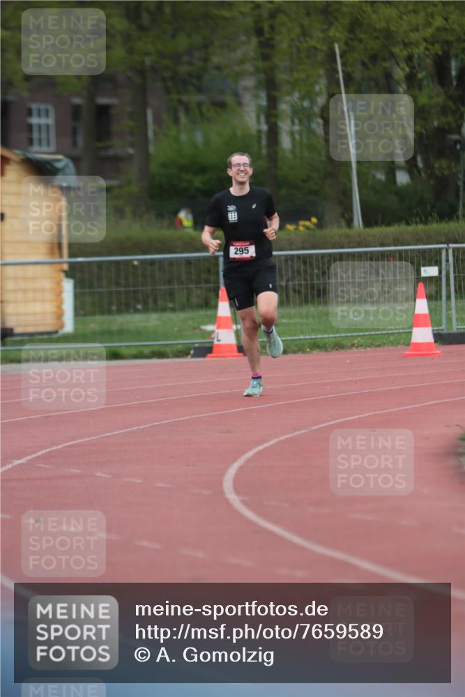 13.04.2025 - Hammer Lauf A. Gomolzig http://msf.ph/oto/7659589 13.04.2025 10:26:57 Ziel 295, 1031 meine-sportfotos.de