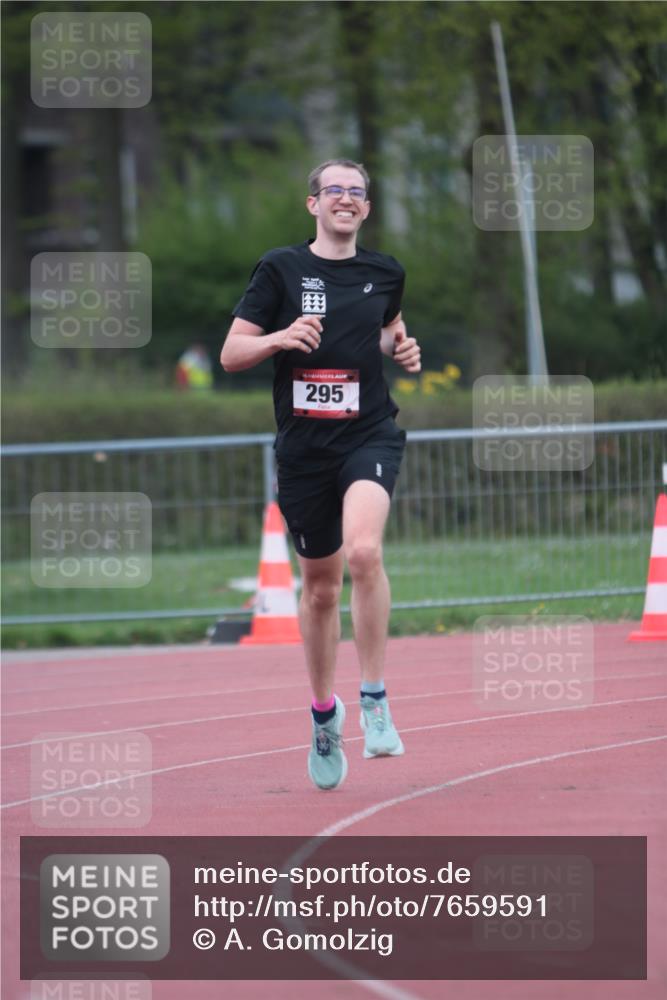 13.04.2025 - Hammer Lauf A. Gomolzig http://msf.ph/oto/7659591 13.04.2025 10:26:59 Ziel 295, 1031 meine-sportfotos.de
