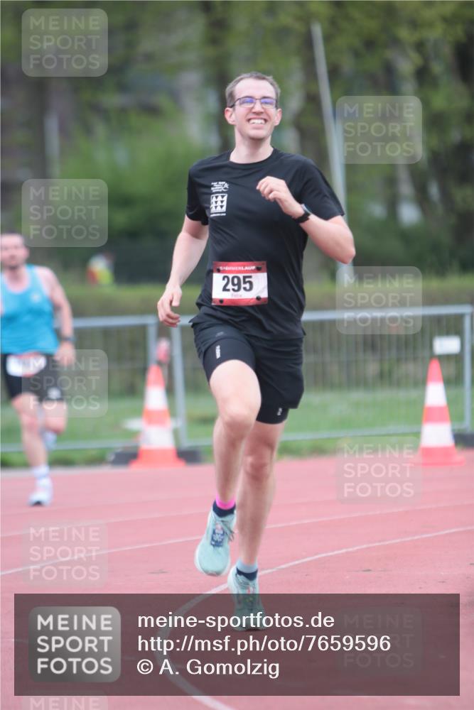 13.04.2025 - Hammer Lauf A. Gomolzig http://msf.ph/oto/7659596 13.04.2025 10:27:00 Ziel 295, 1031 meine-sportfotos.de