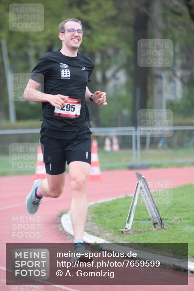 13.04.2025 - Hammer Lauf A. Gomolzig http://msf.ph/oto/7659599 13.04.2025 10:27:01 Ziel 295, 1031 meine-sportfotos.de