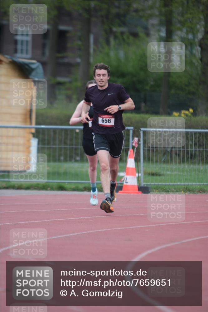 13.04.2025 - Hammer Lauf A. Gomolzig http://msf.ph/oto/7659651 13.04.2025 10:28:07 Ziel 656, 1030 meine-sportfotos.de