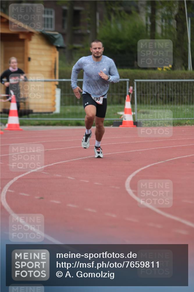 13.04.2025 - Hammer Lauf A. Gomolzig http://msf.ph/oto/7659811 13.04.2025 10:29:51 Ziel 390, 1066 meine-sportfotos.de