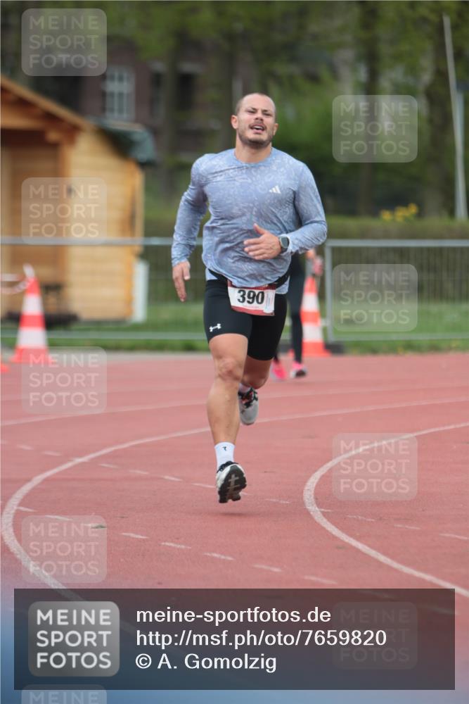 13.04.2025 - Hammer Lauf A. Gomolzig http://msf.ph/oto/7659820 13.04.2025 10:29:52 Ziel 390, 1066 meine-sportfotos.de