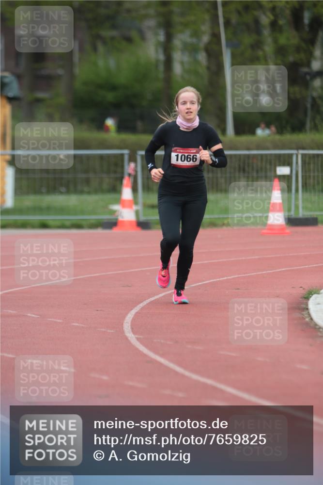 13.04.2025 - Hammer Lauf A. Gomolzig http://msf.ph/oto/7659825 13.04.2025 10:29:55 Ziel 305, 1066 meine-sportfotos.de