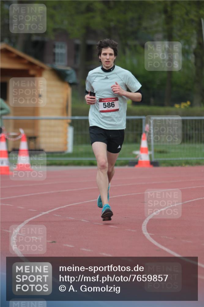 13.04.2025 - Hammer Lauf A. Gomolzig http://msf.ph/oto/7659857 13.04.2025 10:30:20 Ziel 586 meine-sportfotos.de