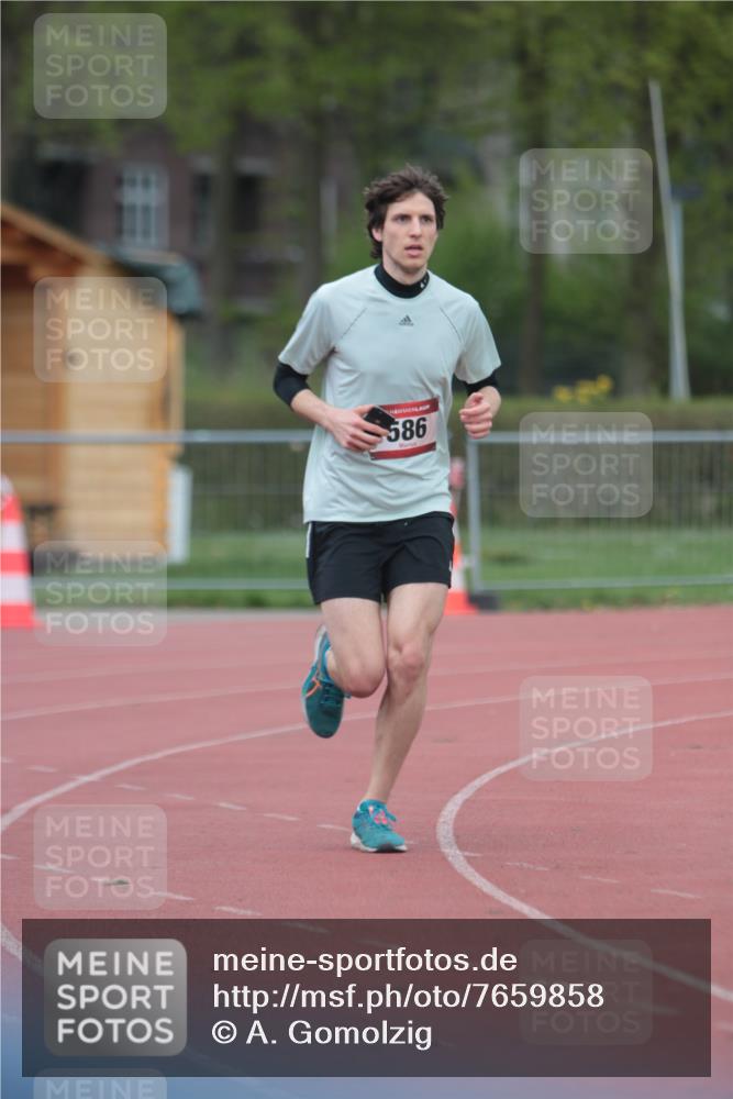 13.04.2025 - Hammer Lauf A. Gomolzig http://msf.ph/oto/7659858 13.04.2025 10:30:21 Ziel 205, 586, 692 meine-sportfotos.de
