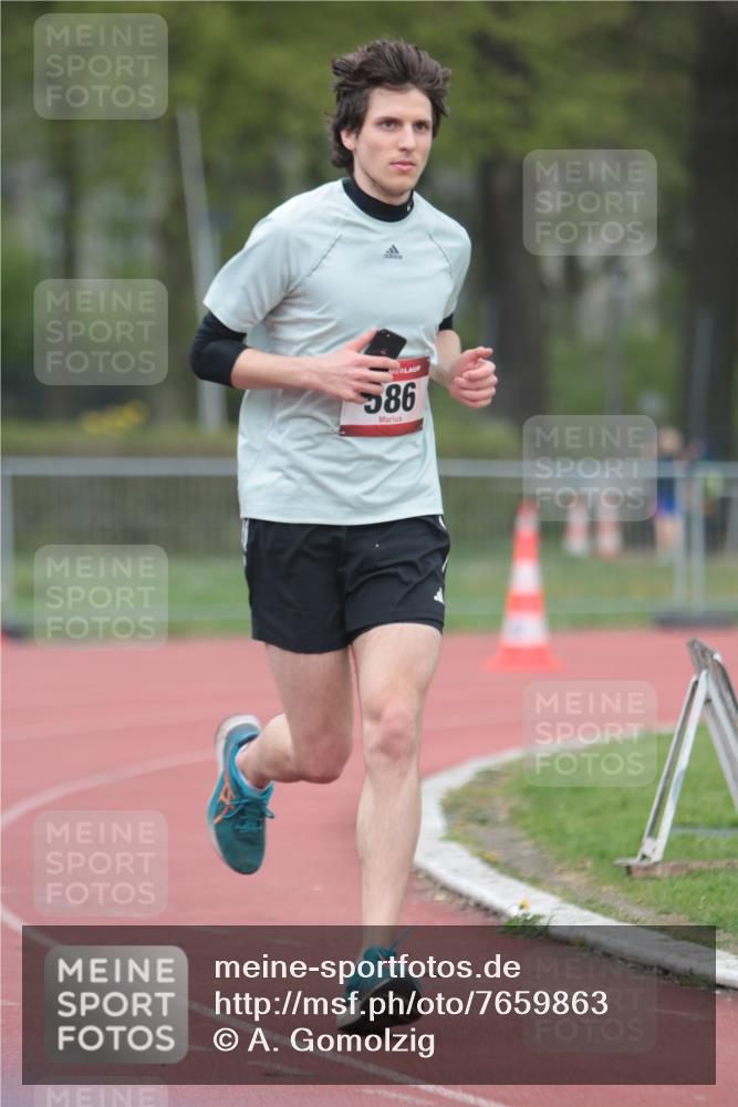 13.04.2025 - Hammer Lauf A. Gomolzig http://msf.ph/oto/7659863 13.04.2025 10:30:22 Ziel 205, 586, 692 meine-sportfotos.de