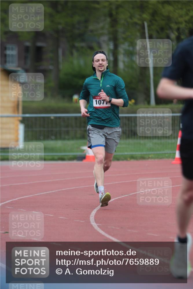 13.04.2025 - Hammer Lauf A. Gomolzig http://msf.ph/oto/7659889 13.04.2025 10:30:36 Ziel 1077, 1797 meine-sportfotos.de