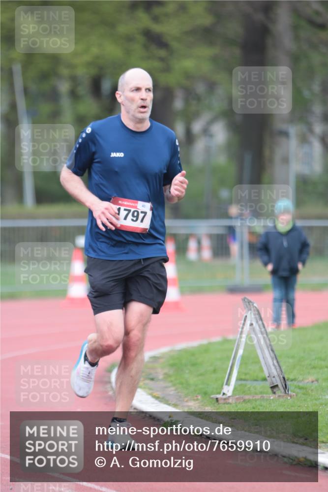 13.04.2025 - Hammer Lauf A. Gomolzig http://msf.ph/oto/7659910 13.04.2025 10:30:43 Ziel 1797 meine-sportfotos.de