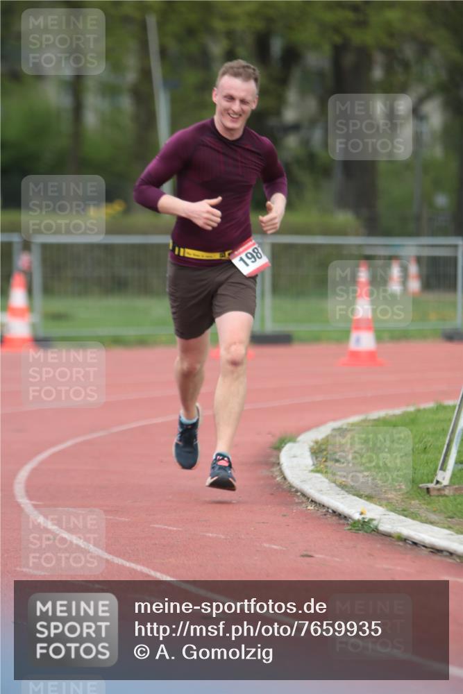 13.04.2025 - Hammer Lauf A. Gomolzig http://msf.ph/oto/7659935 13.04.2025 10:31:04 Ziel 889, 1987 meine-sportfotos.de