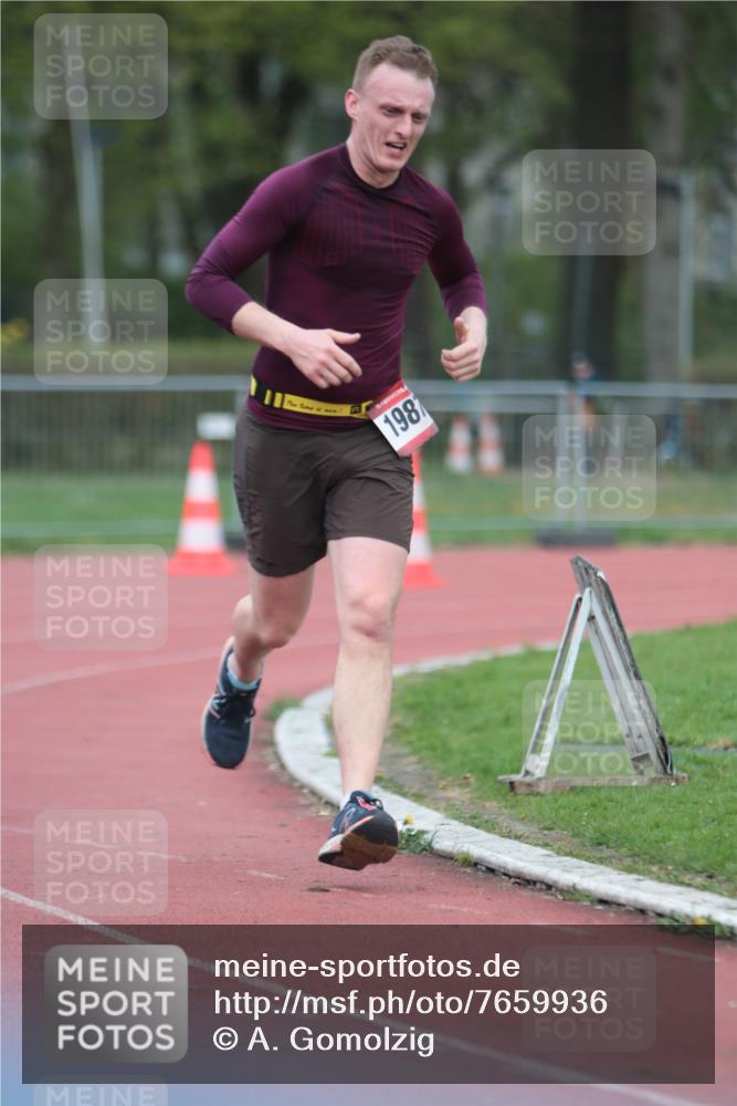 13.04.2025 - Hammer Lauf A. Gomolzig http://msf.ph/oto/7659936 13.04.2025 10:31:05 Ziel 889, 1987 meine-sportfotos.de