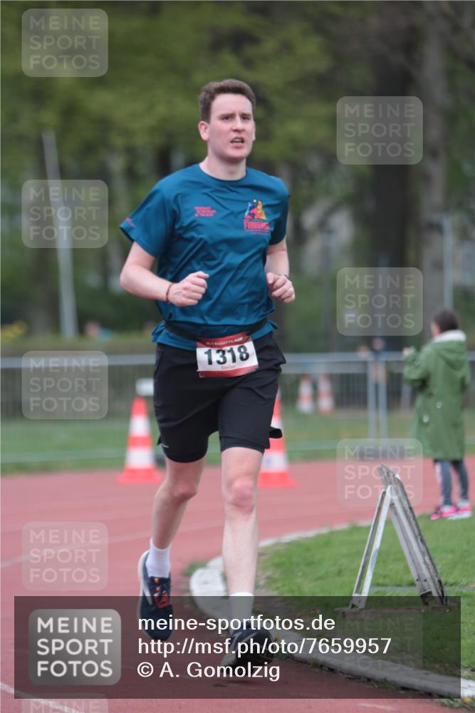 13.04.2025 - Hammer Lauf A. Gomolzig http://msf.ph/oto/7659957 13.04.2025 10:31:58 Ziel 214, 518, 1318 meine-sportfotos.de