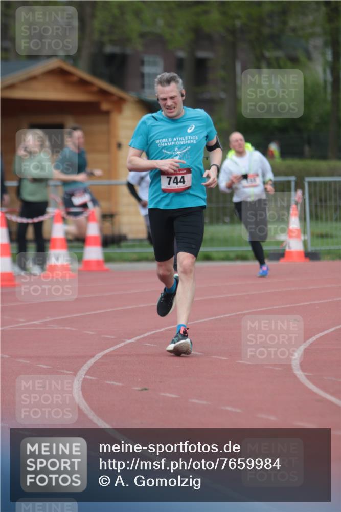 13.04.2025 - Hammer Lauf A. Gomolzig http://msf.ph/oto/7659984 13.04.2025 10:32:20 Ziel 155, 744, 1703, 1902 meine-sportfotos.de