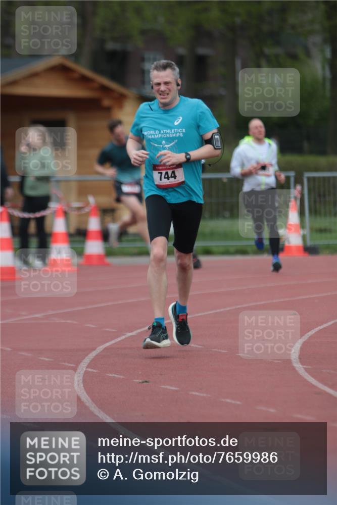 13.04.2025 - Hammer Lauf A. Gomolzig http://msf.ph/oto/7659986 13.04.2025 10:32:20 Ziel 155, 744, 1703, 1902 meine-sportfotos.de