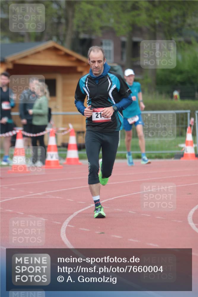 13.04.2025 - Hammer Lauf A. Gomolzig http://msf.ph/oto/7660004 13.04.2025 10:32:36 Ziel 219, 1074, 1809 meine-sportfotos.de