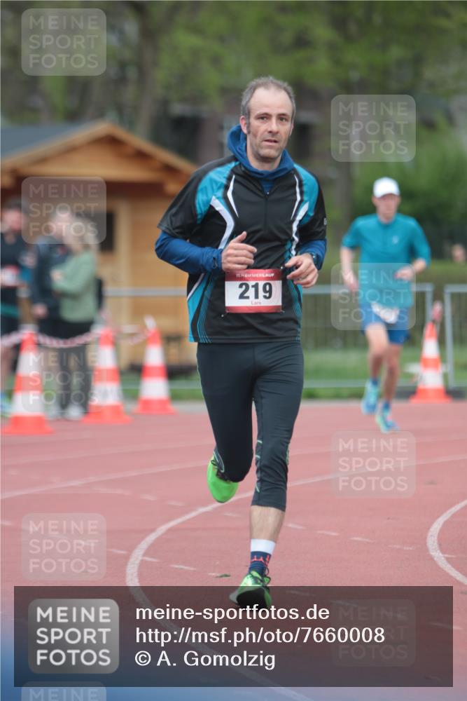 13.04.2025 - Hammer Lauf A. Gomolzig http://msf.ph/oto/7660008 13.04.2025 10:32:37 Ziel 219, 1074, 1809 meine-sportfotos.de