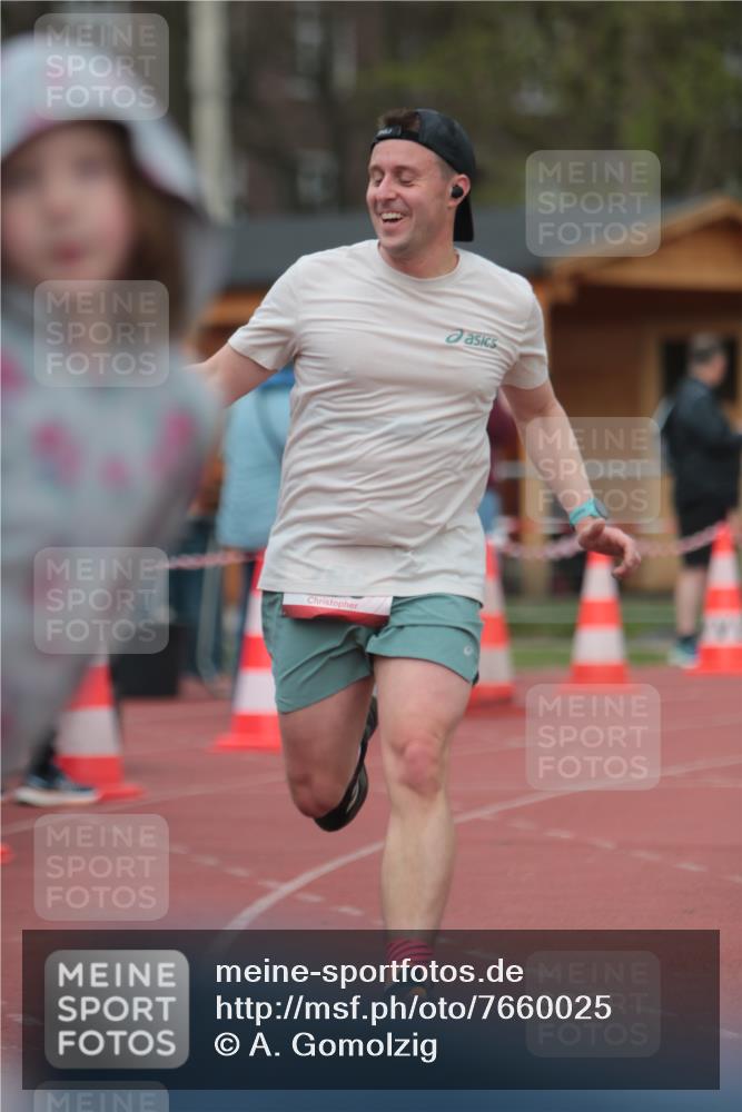 13.04.2025 - Hammer Lauf A. Gomolzig http://msf.ph/oto/7660025 13.04.2025 10:32:52 Ziel 189, 766, 982, 1757, 1976 meine-sportfotos.de