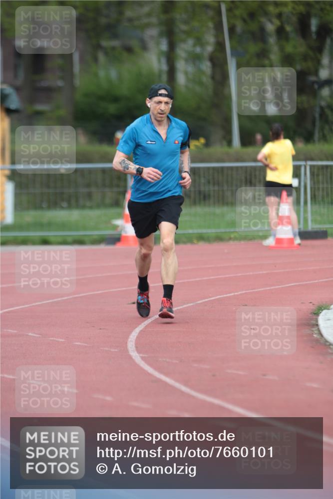 13.04.2025 - Hammer Lauf A. Gomolzig http://msf.ph/oto/7660101 13.04.2025 10:34:06 Ziel 239, 729, 1197, 1286 meine-sportfotos.de