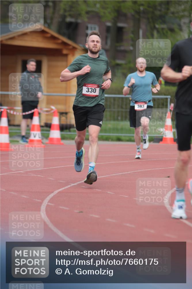 13.04.2025 - Hammer Lauf A. Gomolzig http://msf.ph/oto/7660175 13.04.2025 10:34:36 Ziel 330, 383, 1743 meine-sportfotos.de