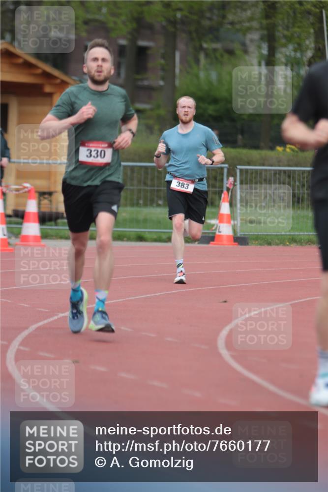 13.04.2025 - Hammer Lauf A. Gomolzig http://msf.ph/oto/7660177 13.04.2025 10:34:36 Ziel 330, 383, 1743 meine-sportfotos.de
