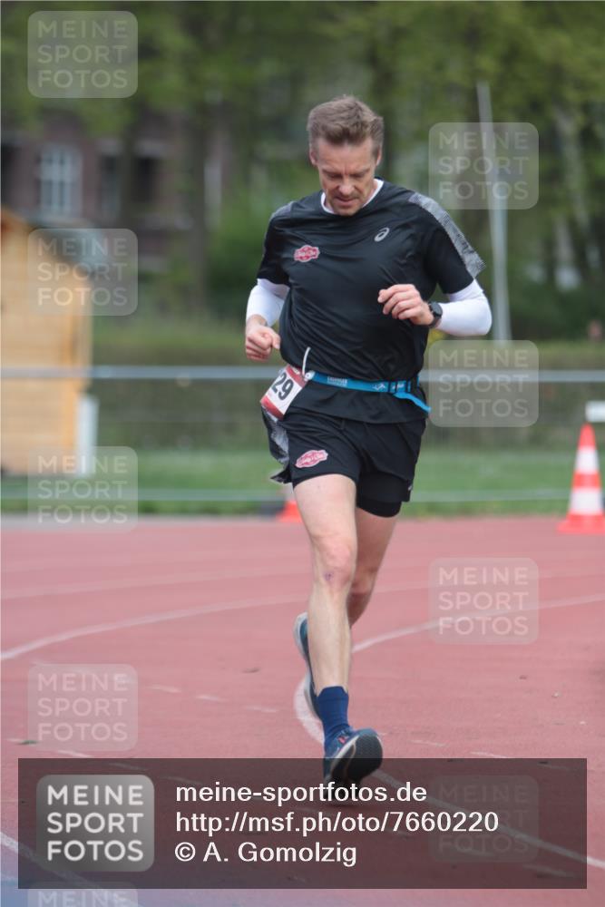 13.04.2025 - Hammer Lauf A. Gomolzig http://msf.ph/oto/7660220 13.04.2025 10:35:07 Ziel 1229, 1714, 1716 meine-sportfotos.de