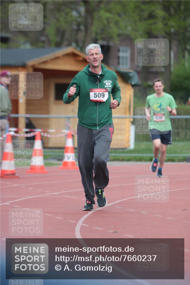 13.04.2025 - Hammer Lauf A. Gomolzig http://msf.ph/oto/7660237 13.04.2025 10:35:18 Ziel 430, 509 meine-sportfotos.de