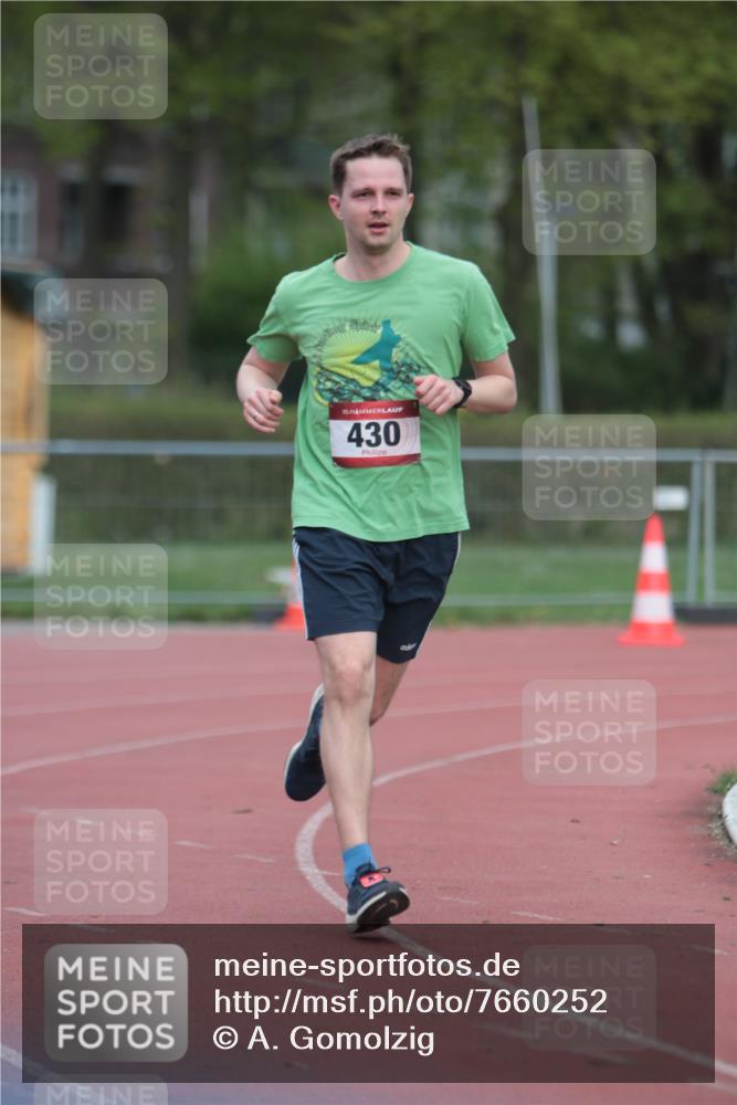 13.04.2025 - Hammer Lauf A. Gomolzig http://msf.ph/oto/7660252 13.04.2025 10:35:23 Ziel 430 meine-sportfotos.de